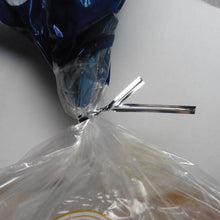 Load image into Gallery viewer, 1000pcs 4" SILVER metallic twist ties foil twist ties for cello bags treat bags in birthday party wedding party