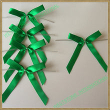 Load image into Gallery viewer, 25 Solid Green Satin Pre-Tied Ribbon Bow for cello bag in wedding and Party