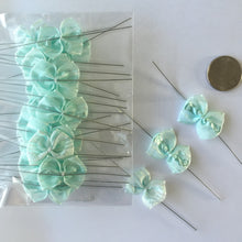 Load image into Gallery viewer, 25pcs Light Blue 3 mm x 2 mm Pre-Tied Ribbon Bows in wedding or birthday Party