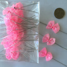 Load image into Gallery viewer, 25pcs Light Pink 3 mm x 2 mm Pre-Tied Ribbon Bows in wedding or birthday Party